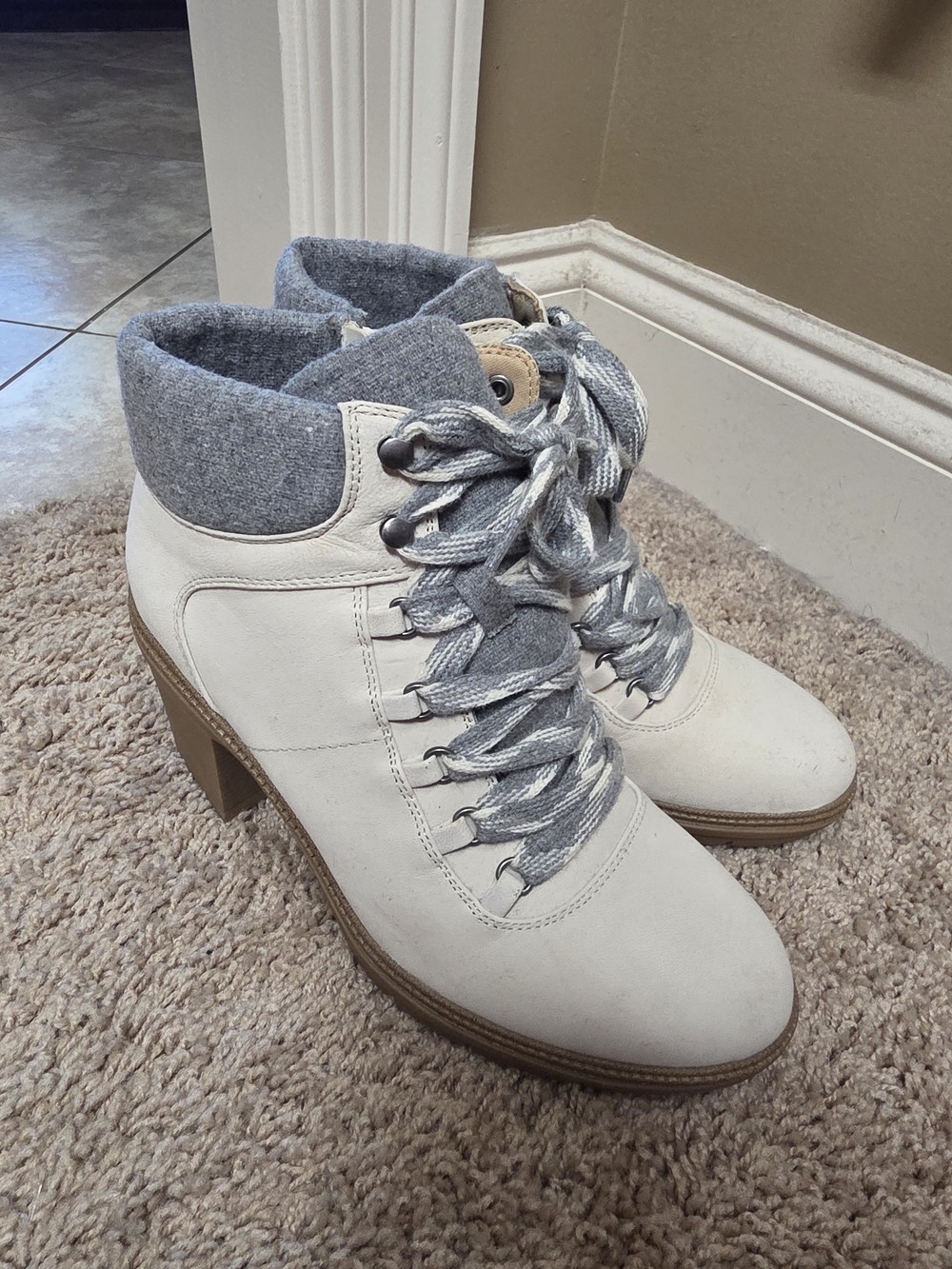 Dr. Scholl's Cream and Gray Lace-Up Ankle Booties